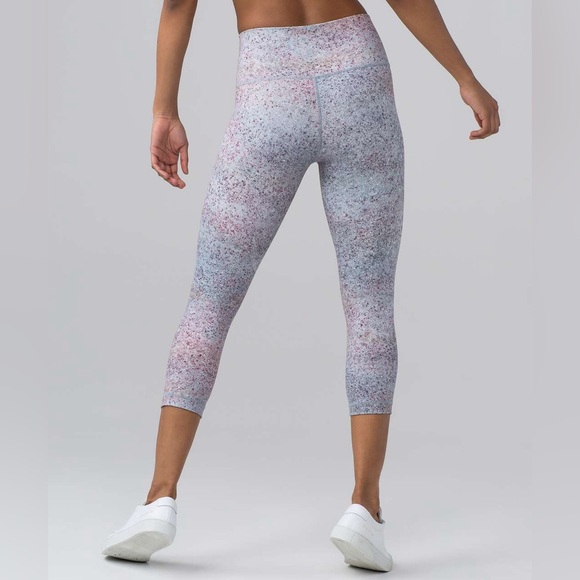 Lululemon Wunder Under Crop High Rise Womens 6 Luxtreme 21" Summer Haze Multi - Picture 1 of 9